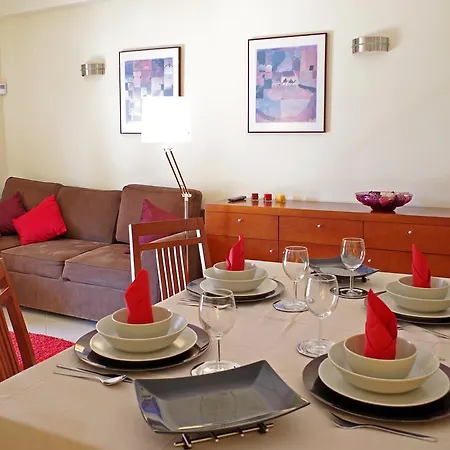 @ Poolside Apartamento