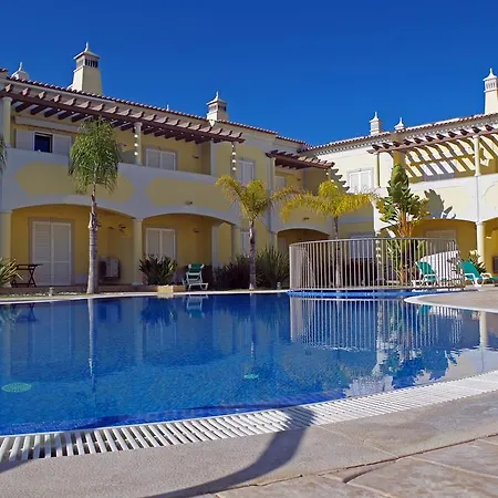 @ Poolside Apartamento *