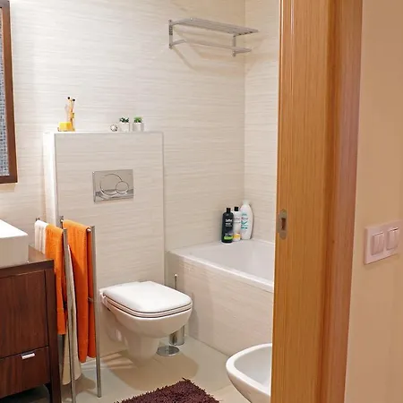 Apartamento @ Poolside *