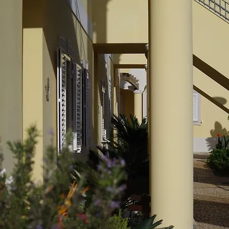 アパート @ Poolside *